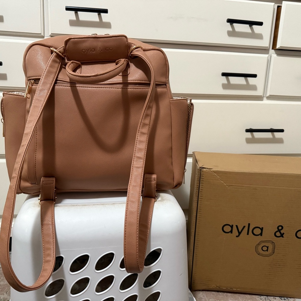 Ayla and co Diaper bag- Pink - Picture 2 of 5